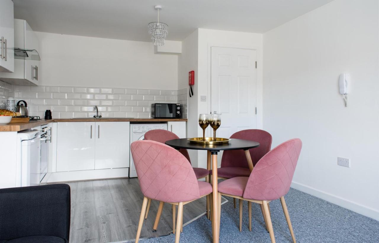 Golden Key Apartments Lillington  외부 사진